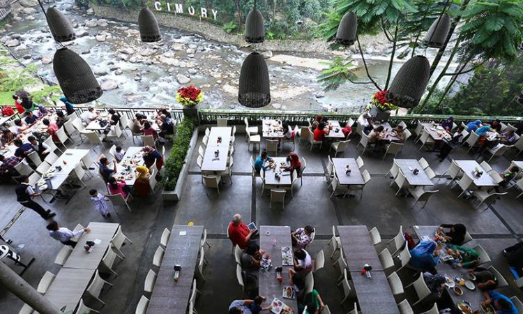 Cimory Riverside via Venuemagz - 25 Tempat Wisata di Puncak Bogor Terbaru & Hits Wajib Dikunjungi