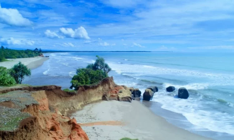 Pantai Padang Betuah via Rahmadhimawan