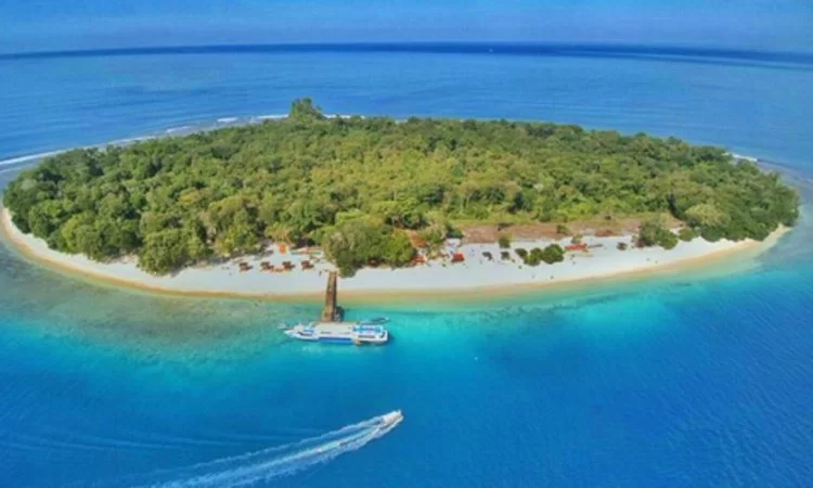Pulau Sirandah via Twitter.com @jalanwisata_id
