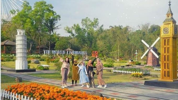 The World Landmarks Merapi Park via Tribunnewswiki