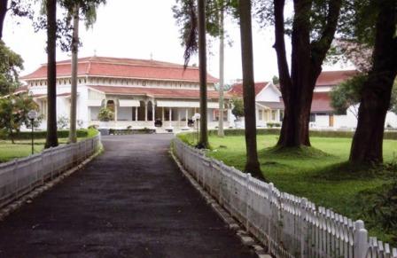 Gedung Negara dan Gedung Karesidenan Purwakarta