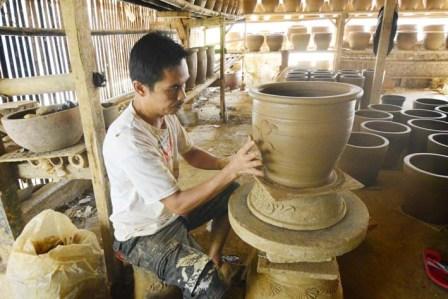 Sentra Pembuatan Keramik Plered 