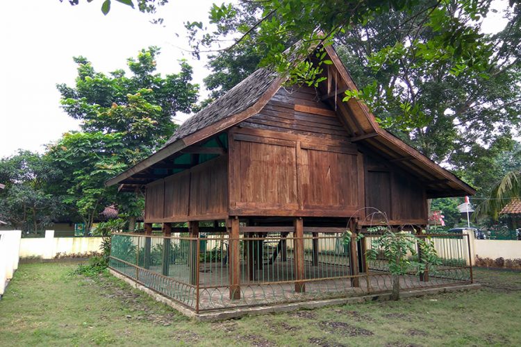 Objek Wisata Sejarah Saung Ranggon di Bekasi