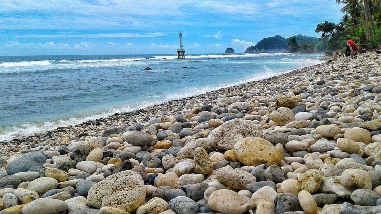 Tempat Wisata Pantai Pidakan Pacitan via Instagram.com @rinanti_