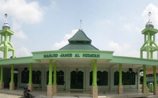 Wisata Religi ke Masjid Jami Al - Hidayah di Bekasi