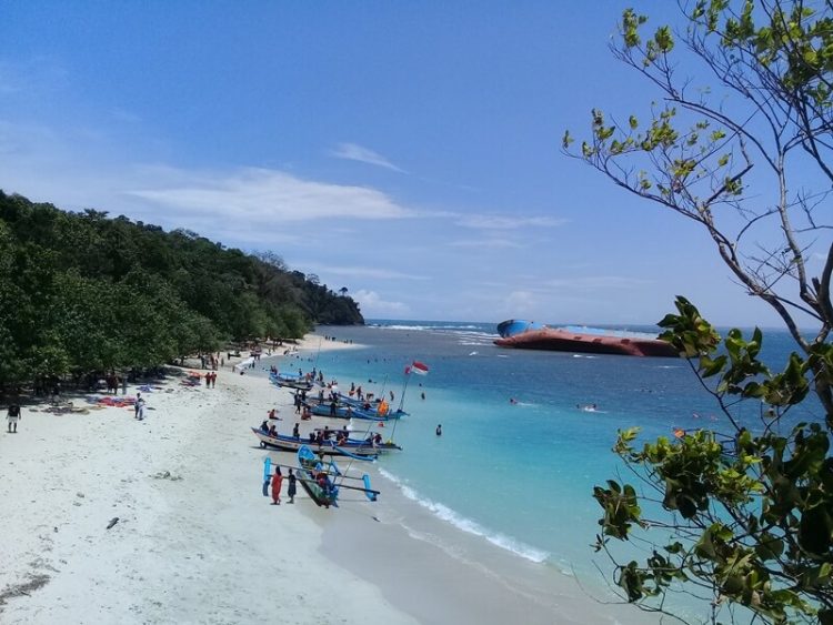 Pantai Pasir Putih Pangandaran via Google Maps Lidiyah AN Official