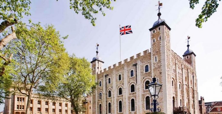 Menara London (Tower of London) via Historic-ukcom
