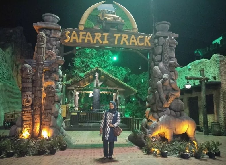 pintu masuk safari track via google maps Maysusi Indrihapsari