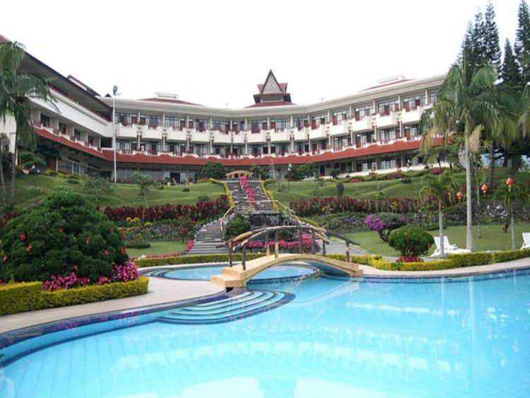 Sinabung Hill Resort via Agoda