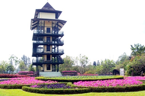 Menara Pandang Taman Bunga Nusantara - Wisata Hits Bogor
