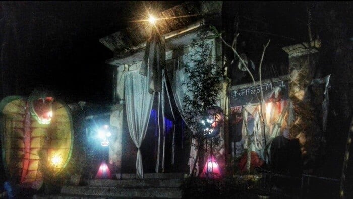 Gerbang Puri Hantu via Masee Sigit