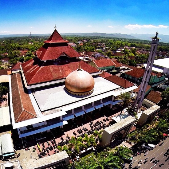 Masjid Agung At – Taqwa Bondowoso via SInggahkemasjid
