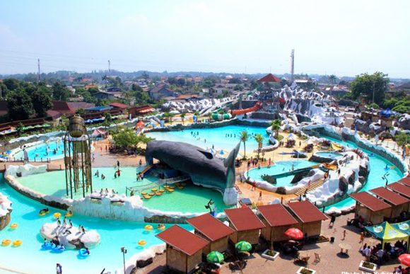 18 Waterpark Kolam Renang Di Jakarta Yang Paling Seru Buat