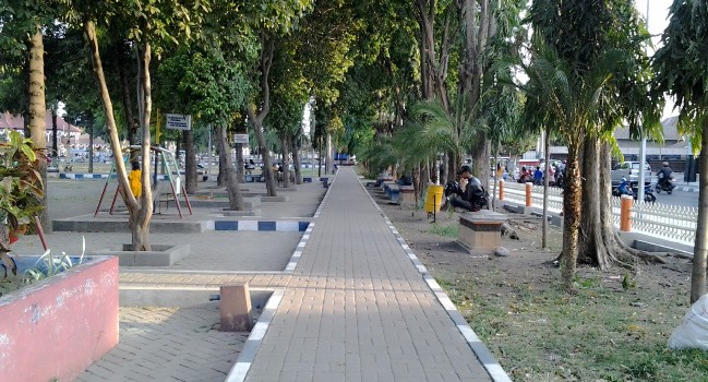 Alun – Alun Situbondo via Ub
