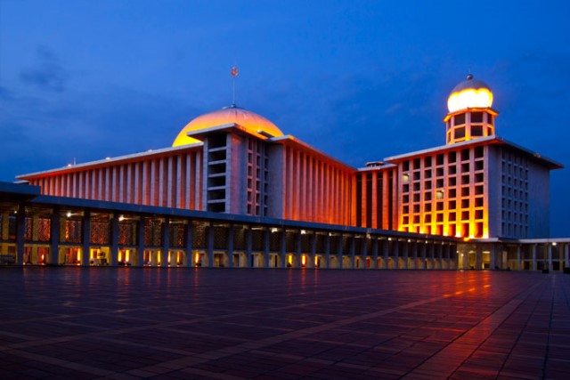 Masjid Istiqlal Jakarta via Berita2bahasa - Tempat Rekreasi di Jakarta 