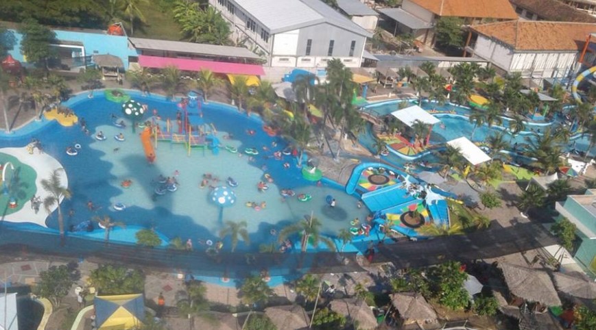 Waterpark ‘n Snow Gubug via Tripjalanjalan