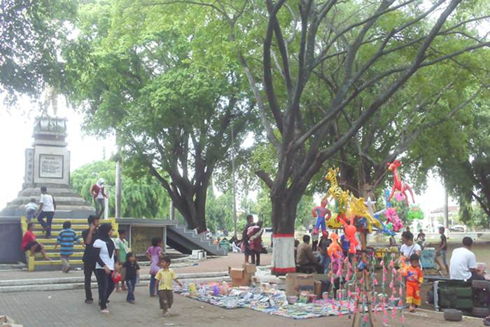 Alun – alun Pemkepalang via Simpanglima.wordpresscom