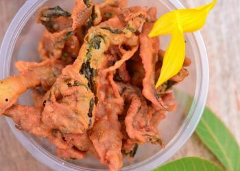 Keripik Daun Singkong via IG @pucuk_kikim