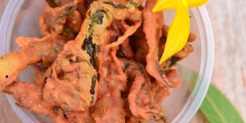 Keripik Daun Singkong via IG @pucuk_kikim