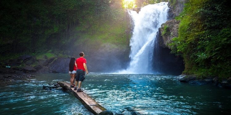 Wisata Air Terjun Slau via Kuta