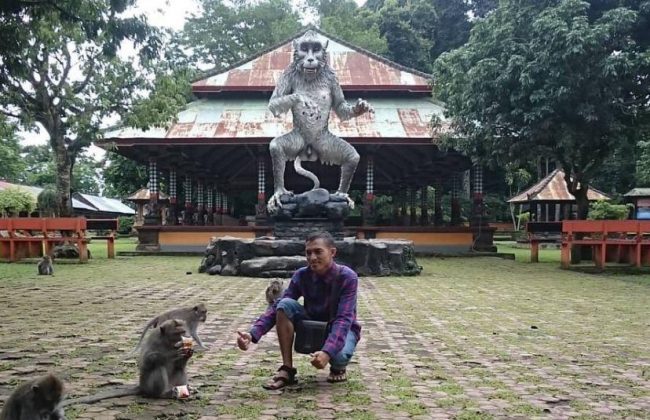 Wisata Hutan Monyet Alas Kedaton via IG @thoegoezt