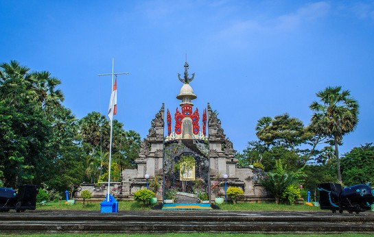 Wisata Monumen Lintas Laut Jawa – Bali