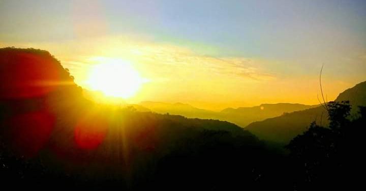 Matahari Terbit di Bukit Golo Ndalo