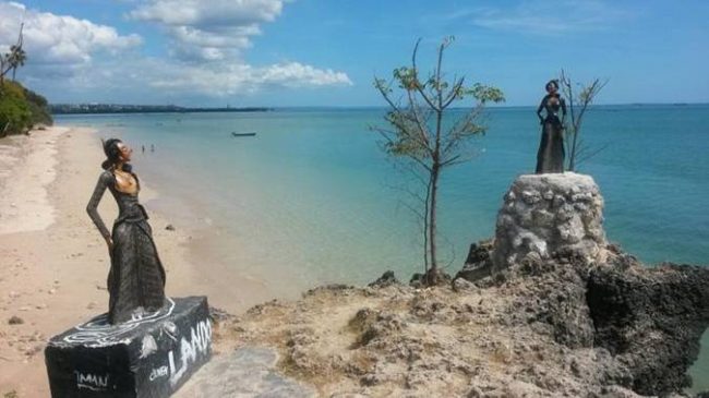 Pantai Batu Nona Kupang via Tribunnews