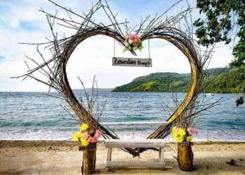 Wisata Pantai Lewolein via Facebook