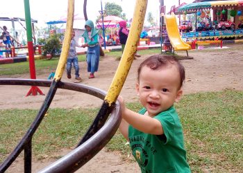 Bermain di Taman Kota Syekh Kukut