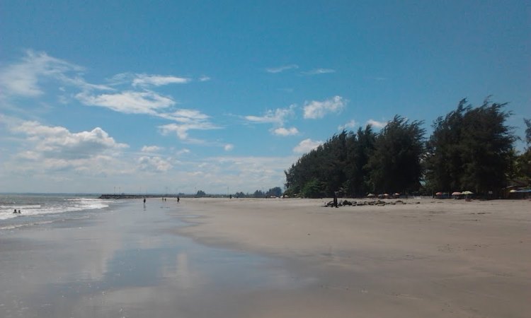 Pantai Gandoriah - 65 Tempat Wisata di Sumatera Barat Terhits yang Wajib Dikunjungi