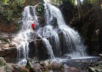 Air Terjun Guruh Gemurai via IG @jambigemilang