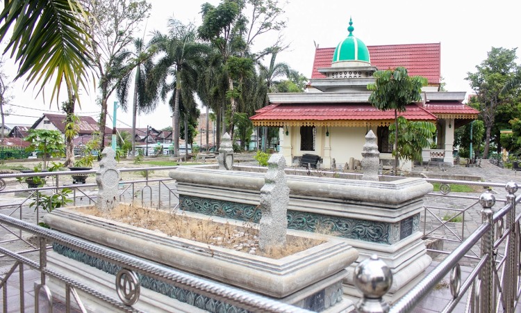 Komplek Makam Raja Siak via Pkuarea.blogspotcom