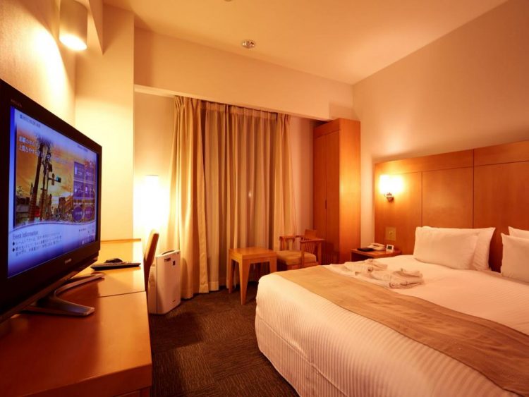 Suasana Kamar Hotel Rocore Naha via Agoda - Hotel Bintang 3 di Okinawa