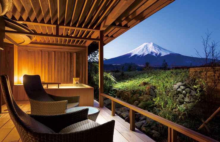 Balkon dan view ke Gunung Fuji via agoda