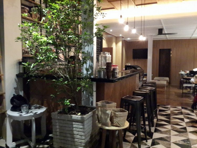 Interior Fortunate Coffee Bandung via Facebook