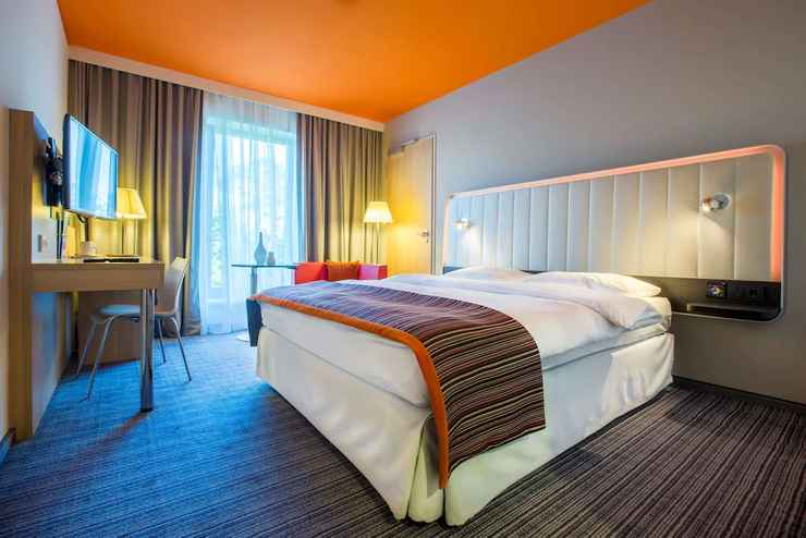 King Room Park Inn by Radisson Frankfurt Airport Hotel via Traveloka