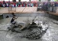 “Memancing Buaya” via Jawa pos