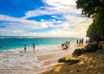 green bowl beach via Shutterstock