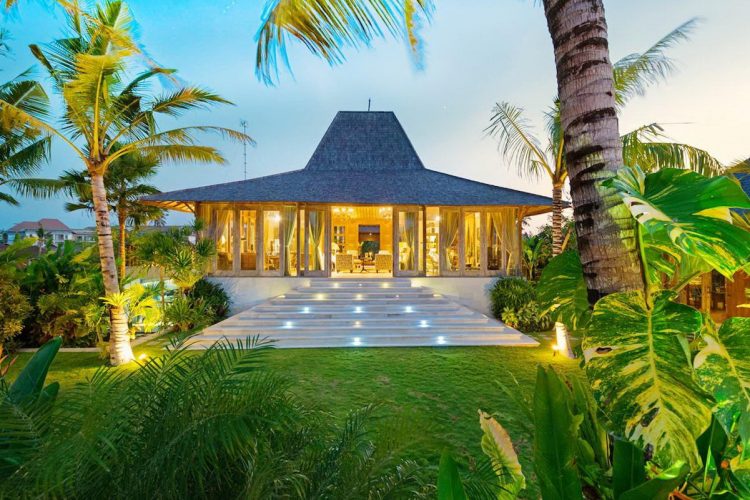 Villa Kudus – villa private dengan 5 bilik tidur di Canggu Bali