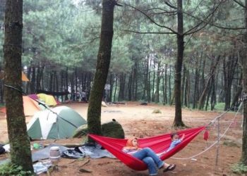 Berkemah atau camping di Kaki Gunung Bunder