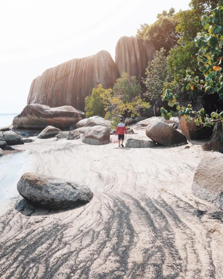 Pantai Dinding Batu Belinyu via IG @wiranurmansyah