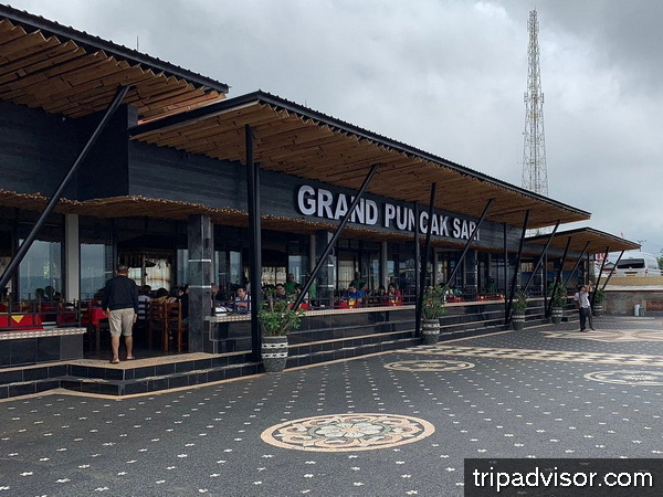 Grand Puncak Sari 2 restaurant