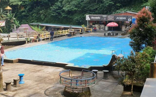 Kolam Renang Anak di kawasan wisata ini sangat cocok untuk wisatawan terutama bersama keluarga dan anak-anak -Foto Google Maps Ir FX Maruwah