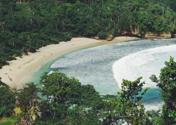 Pantai Sanggar dari Ketinggian