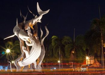 Patung Sura dan Buaya