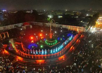 Taman kota di malam hari (c)Verwati Iriani/Travelingyuk