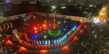 Taman kota di malam hari (c)Verwati Iriani/Travelingyuk