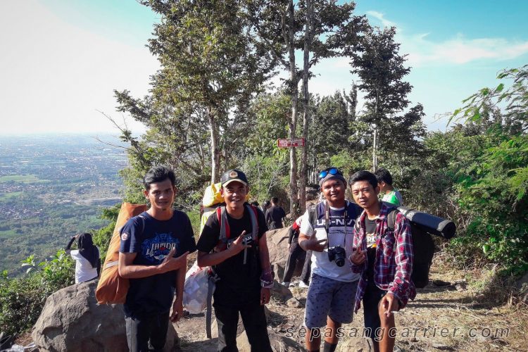 Trekking Gunung Klotok Kediri via Sepasangcarrier
