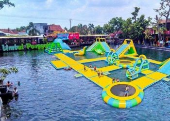 Wahana di Umbul Ponggok, Klaten via IG @umbul_pongok
